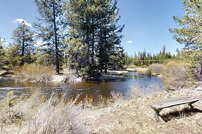 Secluded, Quiet Cabin in the Pines w/ Fire Pit