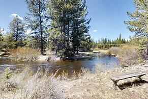 Secluded, Quiet Cabin in the Pines w/ Fire Pit
