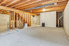 2 Mi to Arts & Design District: Retreat w/ Yard