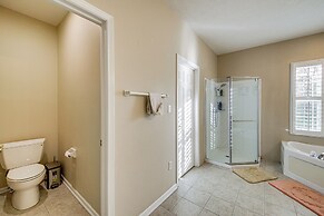 2 Mi to Arts & Design District: Retreat w/ Yard