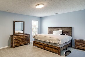 2 Mi to Arts & Design District: Retreat w/ Yard