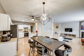 2 Mi to Arts & Design District: Retreat w/ Yard