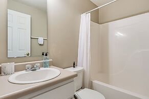 2 Mi to Arts & Design District: Retreat w/ Yard