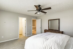 2 Mi to Arts & Design District: Retreat w/ Yard