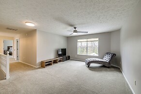 2 Mi to Arts & Design District: Retreat w/ Yard