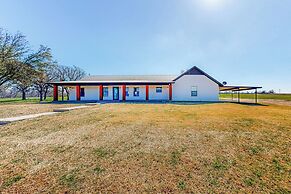 Expansive, Dog-friendly 3BR w/ Pond, Pool, Patio