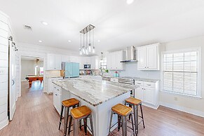 Expansive, Dog-friendly 3BR w/ Pond, Pool, Patio