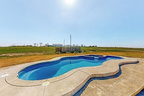 Expansive, Dog-friendly 3BR w/ Pond, Pool, Patio