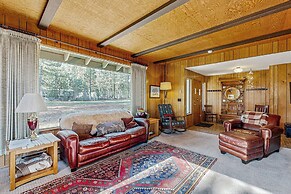 3BR Rustic Riverfront Home w/ Wood Stove