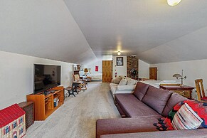 3BR Rustic Riverfront Home w/ Wood Stove