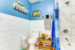 Endless Entertainment! Unique & Cozy Theodore Home