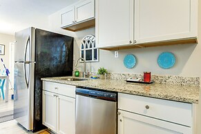 Endless Entertainment! Unique & Cozy Theodore Home