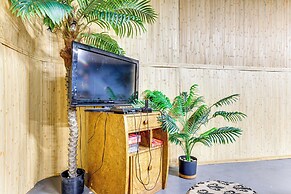 Endless Entertainment! Unique & Cozy Theodore Home