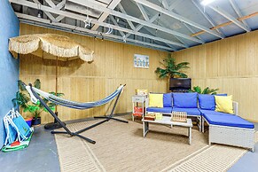 Endless Entertainment! Unique & Cozy Theodore Home