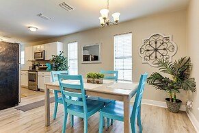 Endless Entertainment! Unique & Cozy Theodore Home
