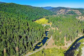 Dog-friendly 3BR on 200 Acres w/ River Access