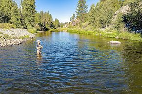 Dog-friendly 3BR on 200 Acres w/ River Access