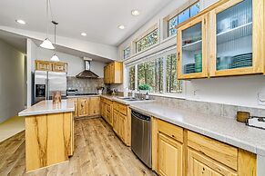 Dog-friendly 3BR on 200 Acres w/ River Access