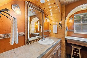 Gorgeous, Dog-friendly, Riverfront, 200-acre Ranch
