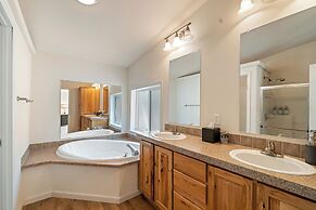 Gorgeous, Dog-friendly, Riverfront, 200-acre Ranch
