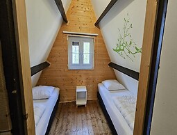 Peaceful Forest Chalet Near Durbuy