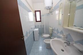 Bright Flat in Rosolina With Shared Pool