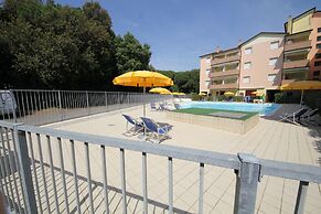 Bright Flat in Rosolina With Shared Pool
