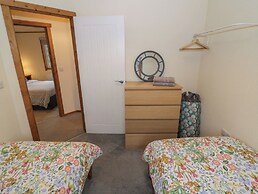 Oak Lodge