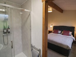 Oak Lodge