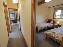 Oak Lodge