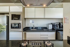 Apt w/ BBQ & View, 130m From Beach Rsd0202