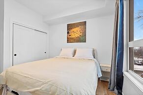 Luxurious Large 3 Bedroom Loft Saskatchewan Drive