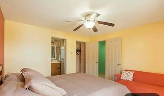 Paradise Suites & Residence