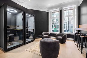 Capsule residence