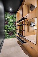 Capsule residence