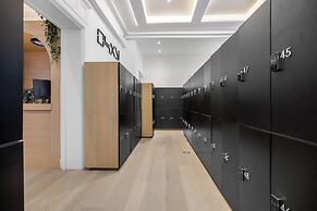 Capsule residence