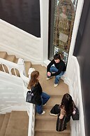Capsule residence