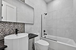 Rustic Lakefront Studio w Deck Workspace