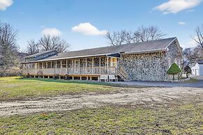 Hidden Lakefront Gem on a Gated Countryside Escape