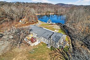 Hidden Lakefront Gem on a Gated Countryside Escape