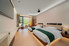 Bright Moon Valley Smart Hotel
