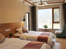 Bright Moon Valley Smart Hotel