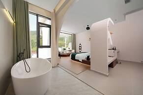 Bright Moon Valley Smart Hotel