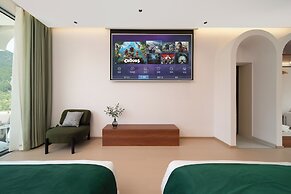 Bright Moon Valley Smart Hotel