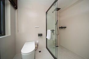 Bright Moon Valley Smart Hotel