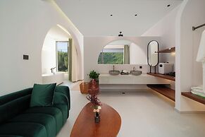 Bright Moon Valley Smart Hotel