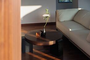 Bright Moon Valley Smart Hotel
