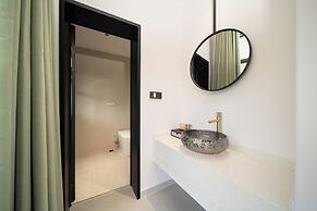 Bright Moon Valley Smart Hotel