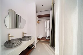 Bright Moon Valley Smart Hotel