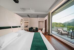 Bright Moon Valley Smart Hotel